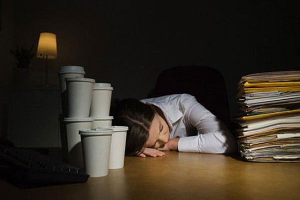 夜貓子注意！早睡才能保持好心情